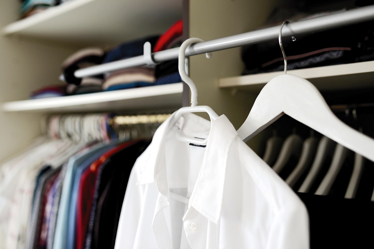 Garde-robe capsule : les basiques qui vont avec tout