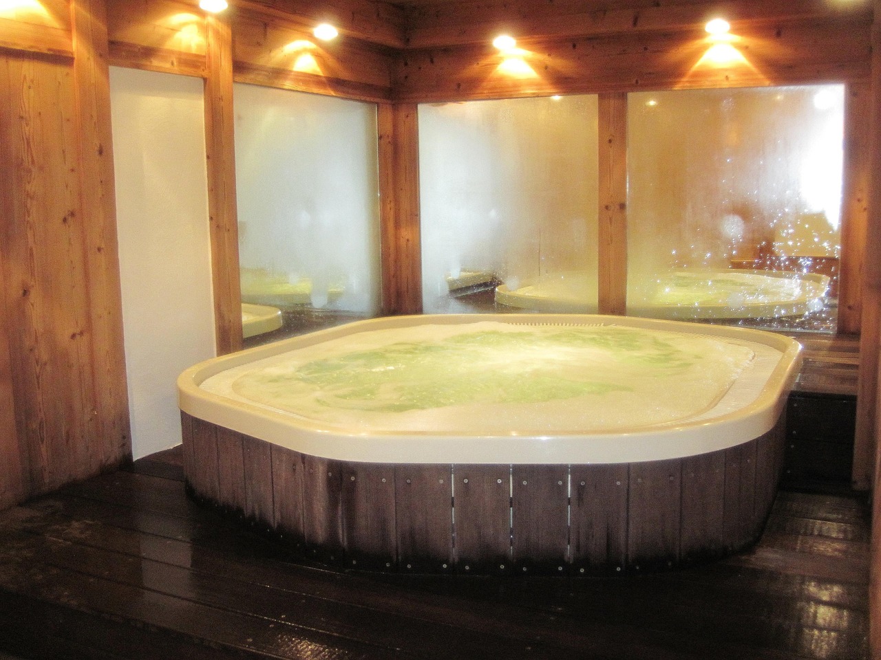 Jacuzzi et balnéothérapie : les bienfaits d'un bain bouillonnant
